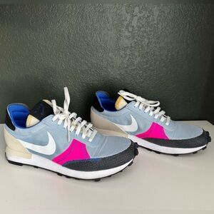Nike Daybreak Type SE
Light Armory Blue